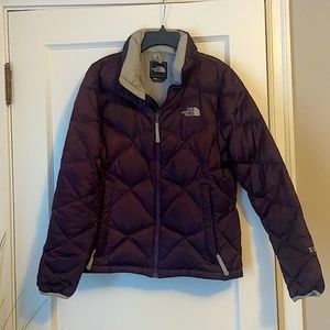 The Northface 550 Puffer Jacket size medium